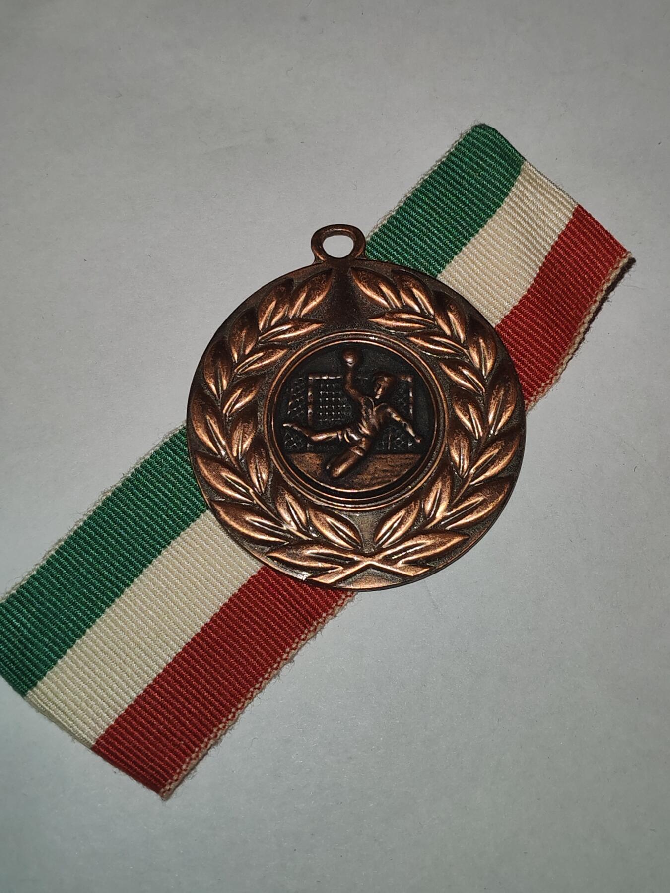 韵星假日拍卖第三十一期 -- Rimey Holidays Auction 31 匈牙利共和国最佳足球青年奖项 Regio Donto原主 Adidas赞助+制作（就是那个运动品牌Adidas）