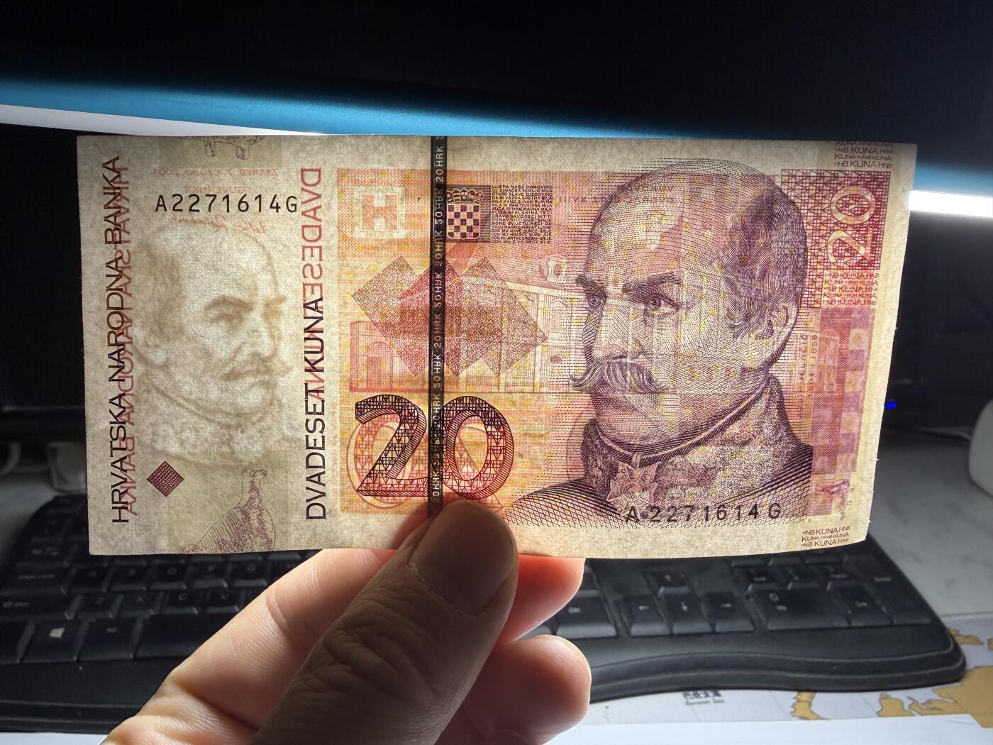 2025年集古藏今外币拍卖第十期-第10场—（总第290拍-纸币专场），本期拍完结算一次，发货时间2-3天，休息几天后继续新的一期拍卖。 2001年克罗地亚20库纳