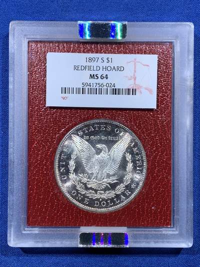 《竞宝斋》第444场 周日，周一，2场连拍 （全场包邮） - NGC MS64 美国1897年S版 摩根1美元 银币，正宗“Redfield派拉蒙”集藏原盒，国内极其少见，五彩包浆、超强转光、优秀底板状态一个不漏。