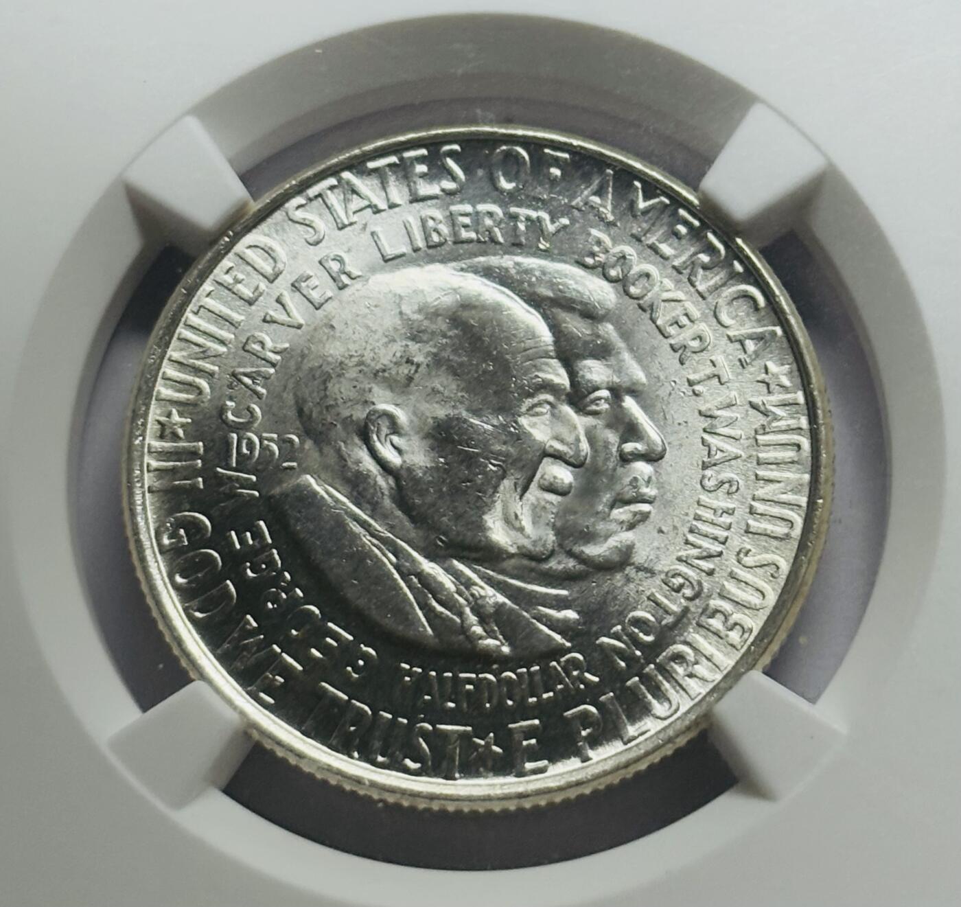 文馨钱币收藏第 283 场，【大雪鉴珍，寒英缀金】金银纪念币精品场，诚邀您的参与【长期接代拍品】 美国1952年50分半元银币，布克·华盛顿和乔治·卡弗 NGC 评级 MS 63 分原光卷拆状态底板丝滑干净