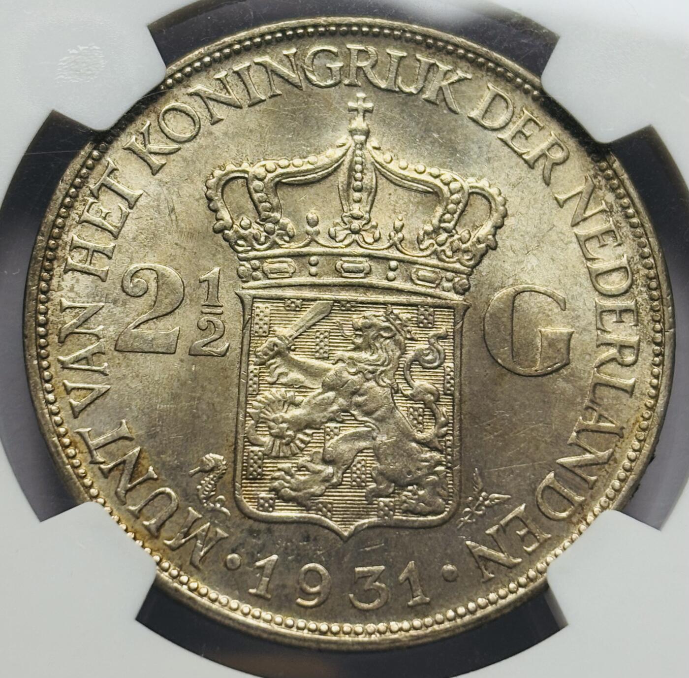 文馨钱币收藏第 283 场，【大雪鉴珍，寒英缀金】金银纪念币精品场，诚邀您的参与【长期接代拍品】 1931 年荷兰威廉明娜女王 2.5 盾大银币 NGC 评级 MS61 分，发丝人物形象惟妙惟肖，细节看图