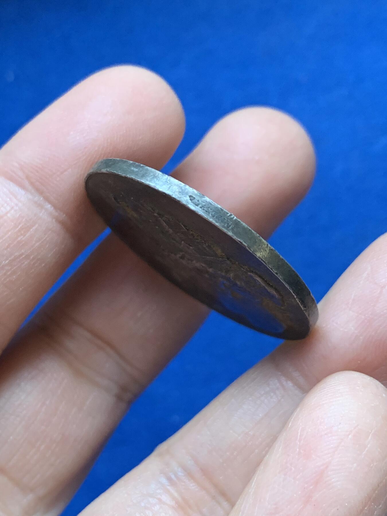 《竞宝斋》第444场 周日，周一，2场连拍 （全场包邮） 1896年法国中央建筑师协会纪念银章 正面头戴城市建筑皇冠的女神 15.15克 33.3mm