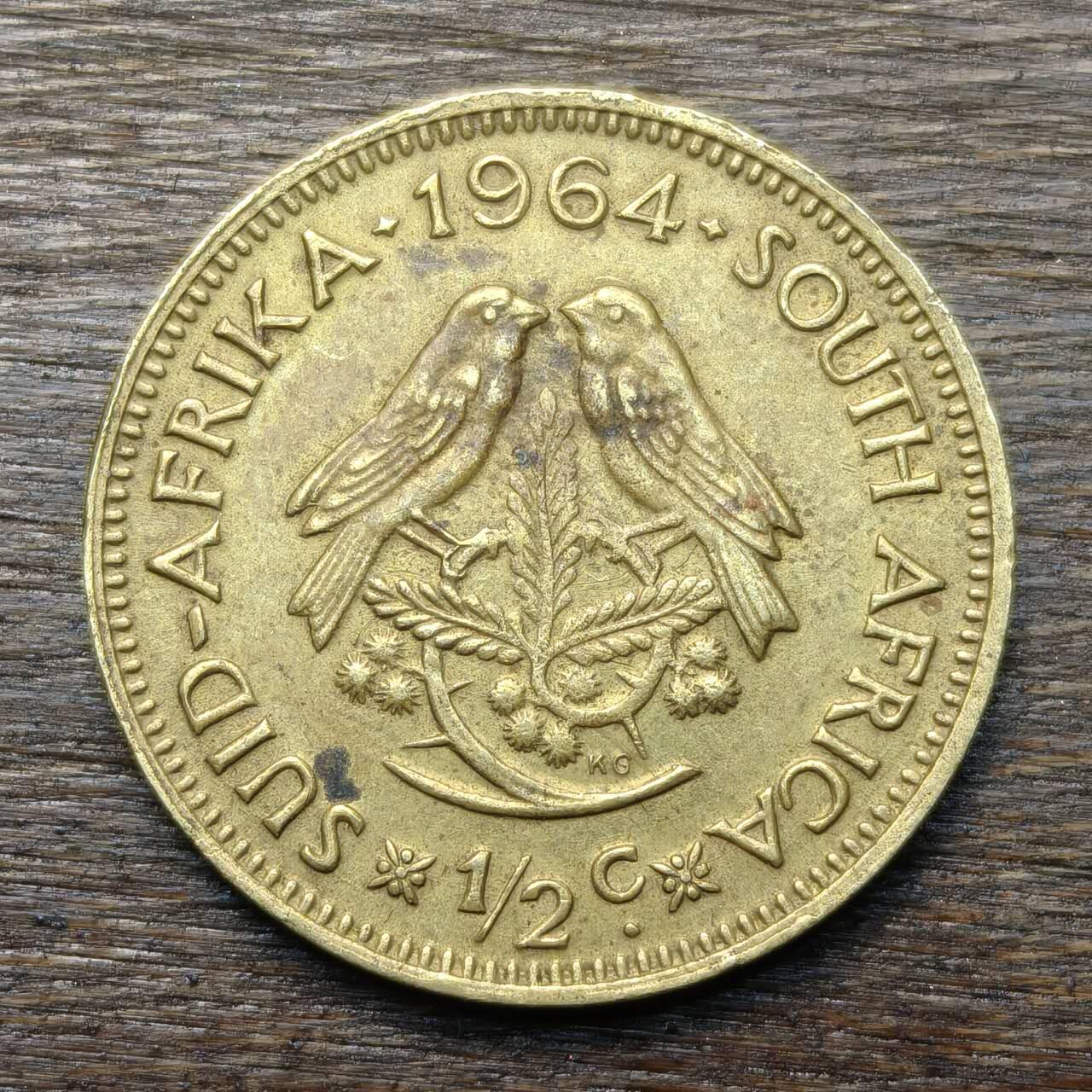 【铜匠收藏】★第134场★散币场，无佣金，30包邮。不满30元，支付5元运费。《接受代拍 代送NGC评级》 南非 1964年 1/2分 喜鹊 范里贝克 黄铜币
