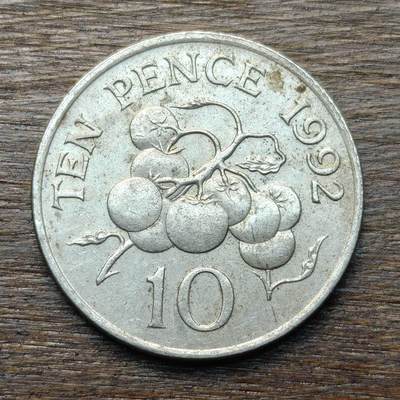 【铜匠收藏】★第134场★散币场，无佣金，30包邮。不满30元，支付5元运费。《接受代拍 代送NGC评级》 - 根西岛 1992年 10便士 硕果