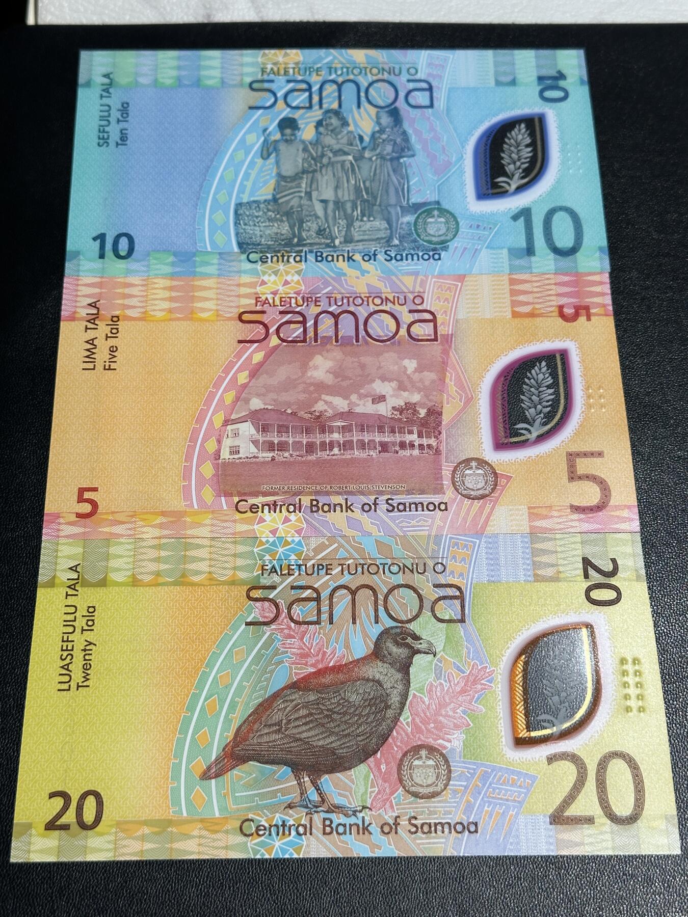 《外钞收藏家》第五百九十期（欧洲强钞、港币、硬通货及丰富裸币大拍场）（本平台长期征集拍品、欢迎藏友们联系合作） 萨摩亚10、20塔拉 2张是全同号千位号2601 /5塔拉是AA冠尾601靓号 三张一起 全新UNC
