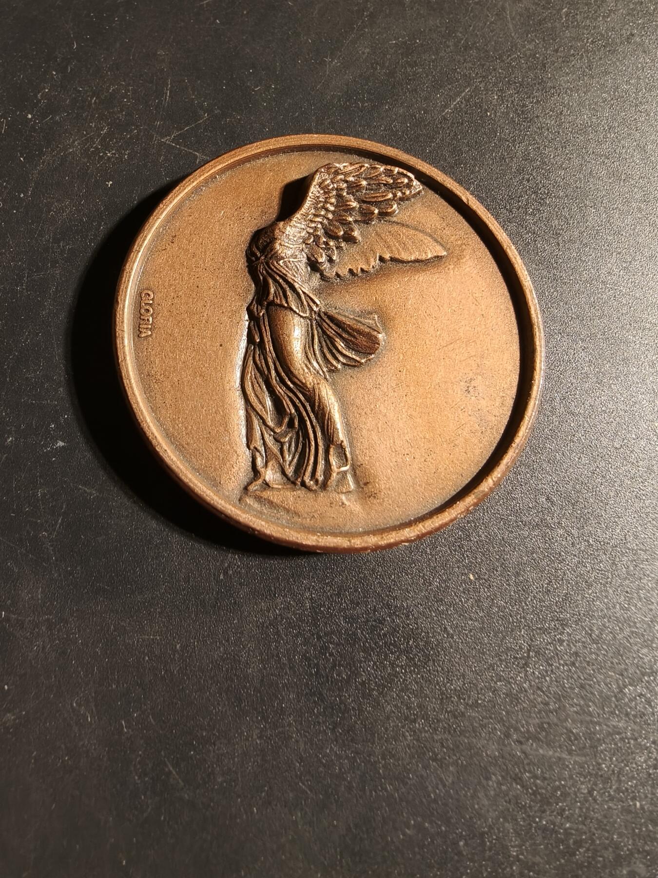 老王徽章第167期 萨莫色雷斯的胜利女神主题纪念章     直径50mm.    重量66.5g