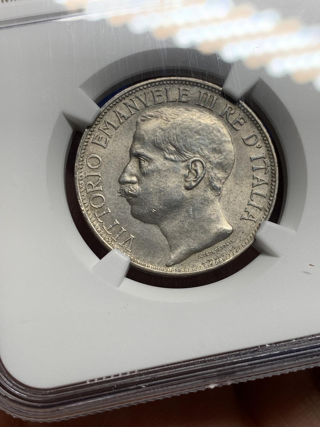 《竞宝斋》第444场 周日，周一，2场连拍 （全场包邮） NGC UNCD 意大利 1911年 2里拉建国纪念银币 经典品种 细节不错