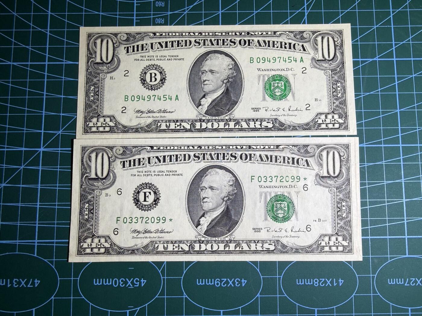 【炜奕收藏】，第五十二期 1995年美国10美元两张，UNC-/UNC品相，包含一张补号