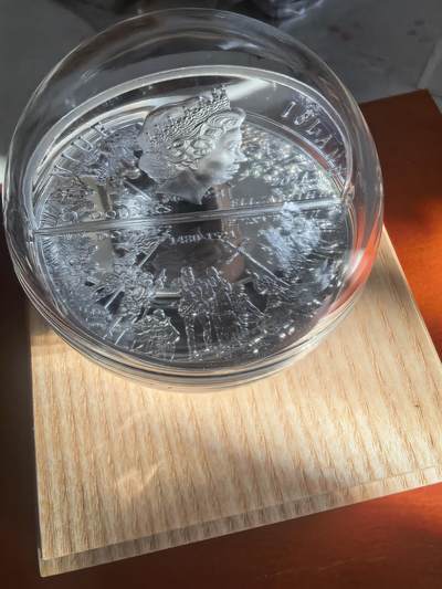 长老汇蛇年精选第七十八场拍卖 2021纽埃麦哲伦环球航行5元立体镶嵌彩色纪念银币，2盎司999银，333枚