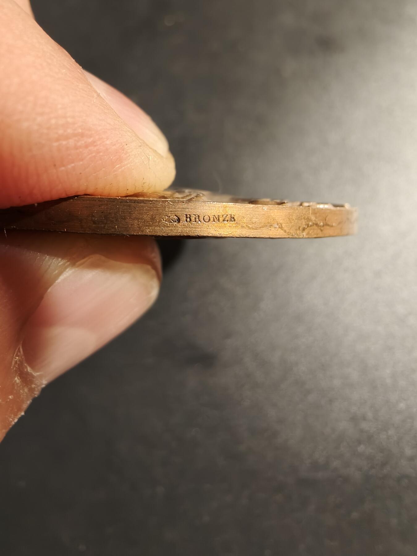 老王徽章第167期 法国1959年巴黎国际花卉博览会大铜章     直径54mm.   重量69g