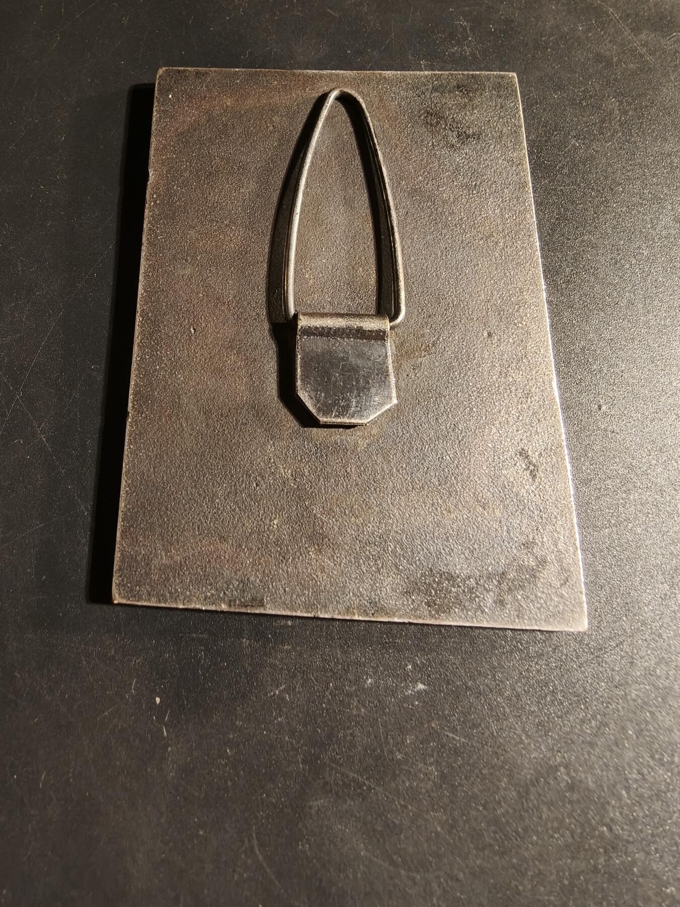 老王徽章第167期 瑞典1500米长跑竞赛方形镀银大铜章    背面的架子可以支起来     尺寸61×82mm.    重量101.7g