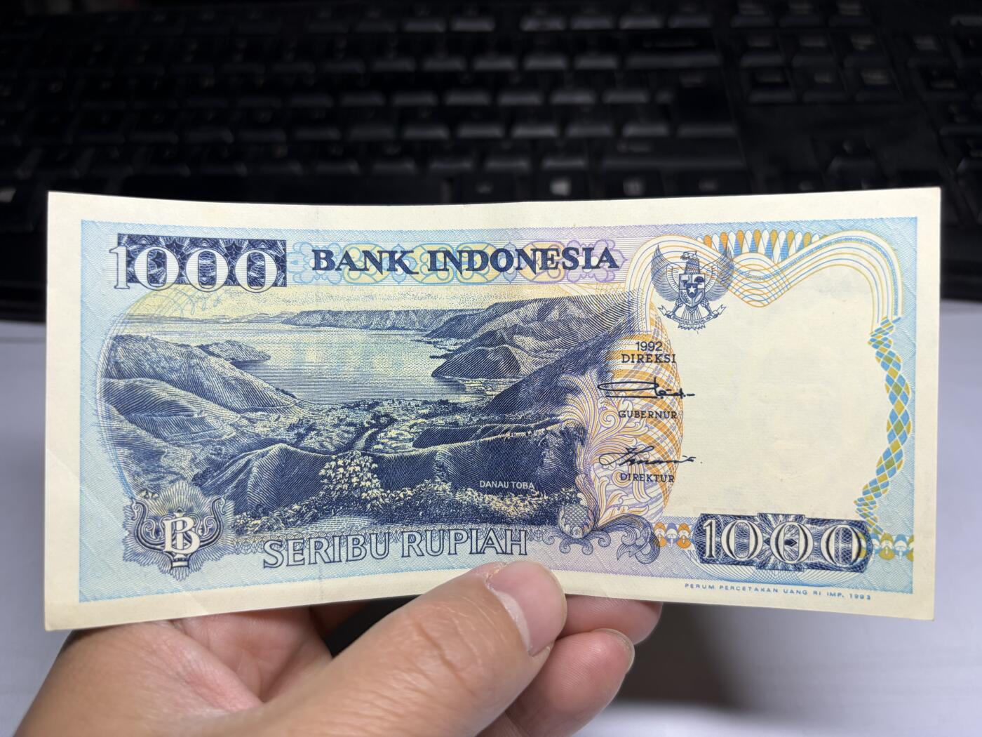 2025年集古藏今外币拍卖第十期-第10场—（总第290拍-纸币专场），本期拍完结算一次，发货时间2-3天，休息几天后继续新的一期拍卖。 1992年印尼1000卢比