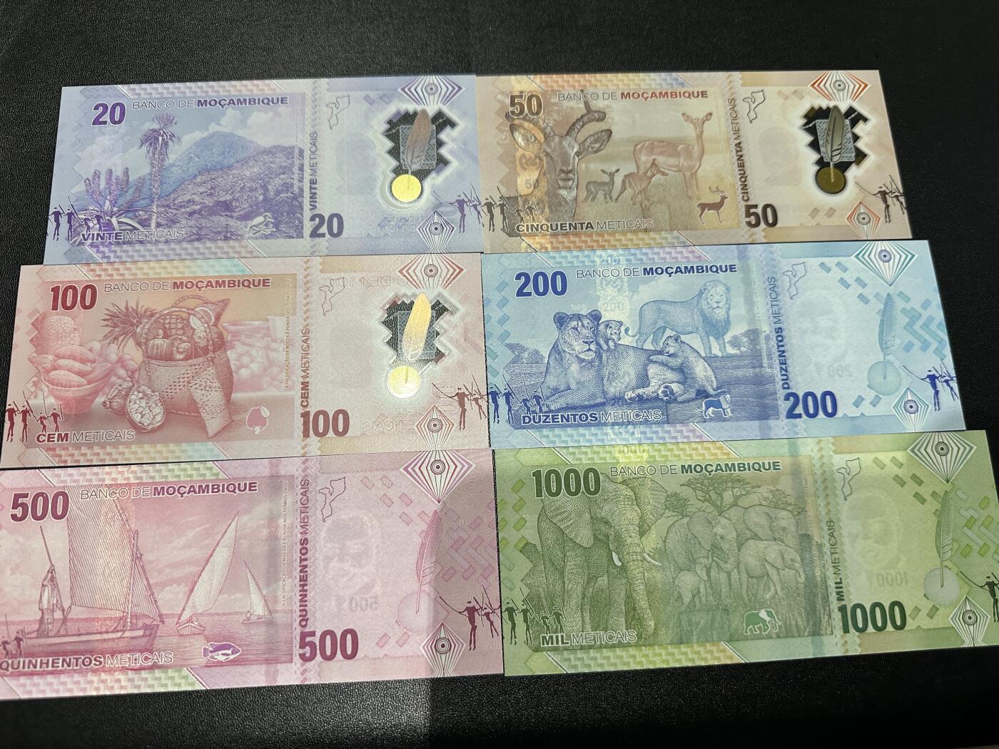 《外钞收藏家》第五百九十期（欧洲强钞、港币、硬通货及丰富裸币大拍场）（本平台长期征集拍品、欢迎藏友们联系合作） 莫桑比克20-1000面额 六张一起 全新UNC 尾6