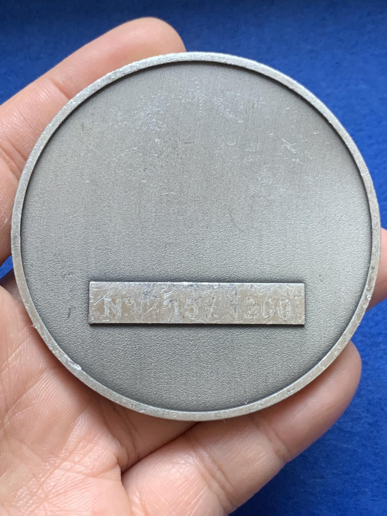 《竞宝斋》第444场 周日，周一，2场连拍 （全场包邮） 法国1916-1944年海军陆战队坦克团镀银大铜章，正面三层结构带珐琅，背面带编号实发版，直径67mm  ，重量126.7g，厚重压手。