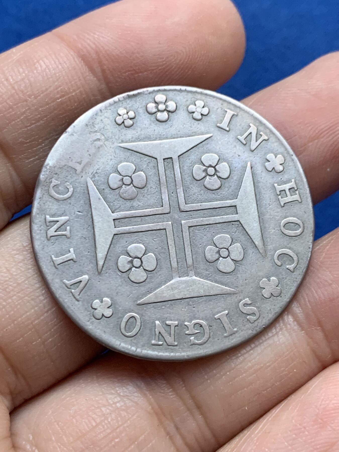 《竞宝斋》第444场 周日，周一，2场连拍 （全场包邮） 葡萄牙1798年玛丽亚一世400瑞斯银币 18世纪铸币非常见19世纪适合凑年份 币面有些许不平 磨损自然 淡褐色包浆