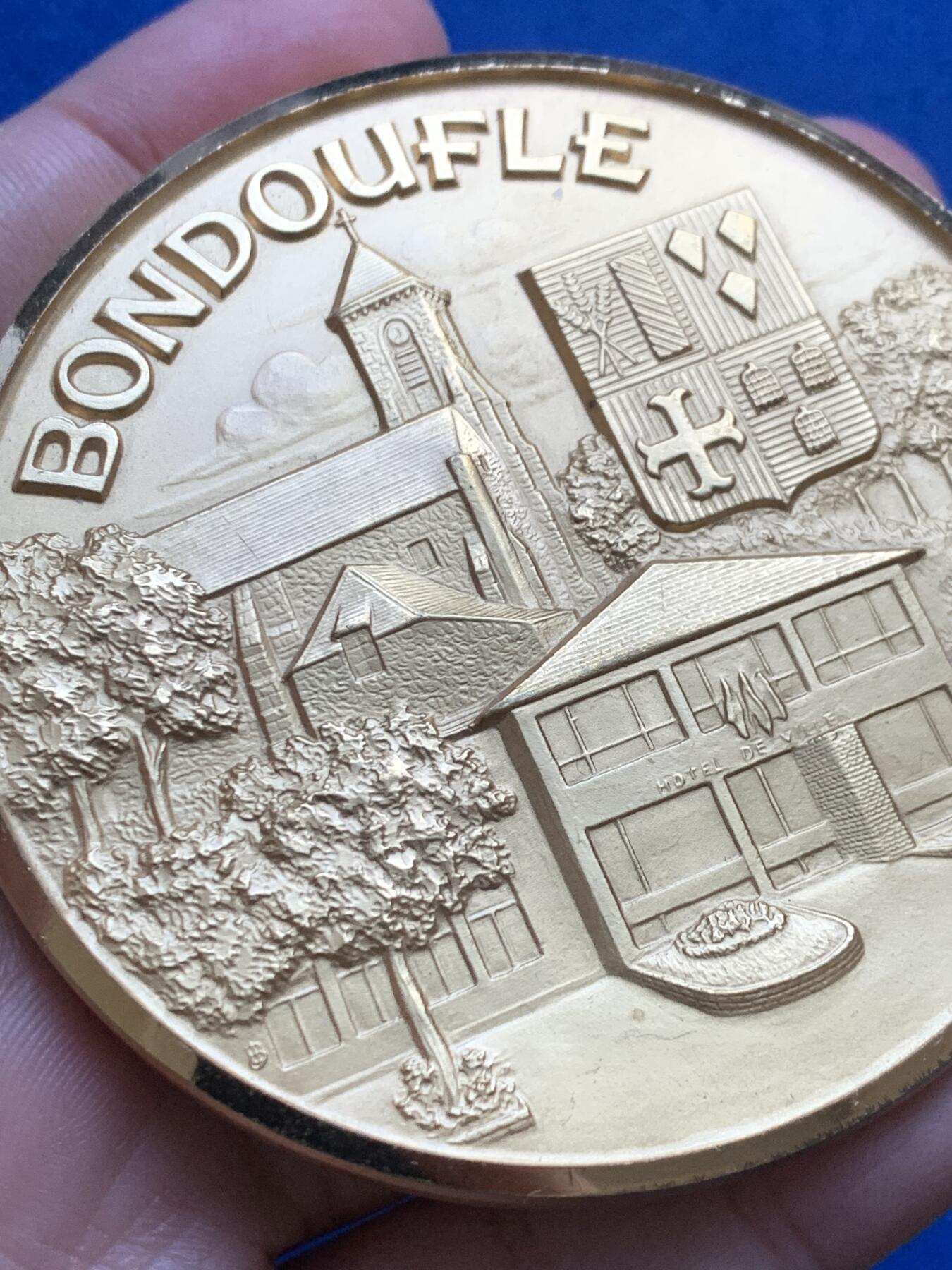 《竞宝斋》第444场 周日，周一，2场连拍 （全场包邮） 法国城市市政镀金纪念章 175.9克 69.6mm