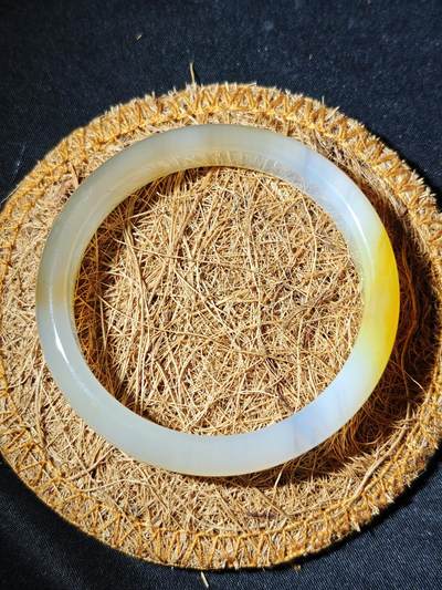 91期回流戒指饰品杂件纪念章丝路钱币专场 - 天然玛瑙手镯