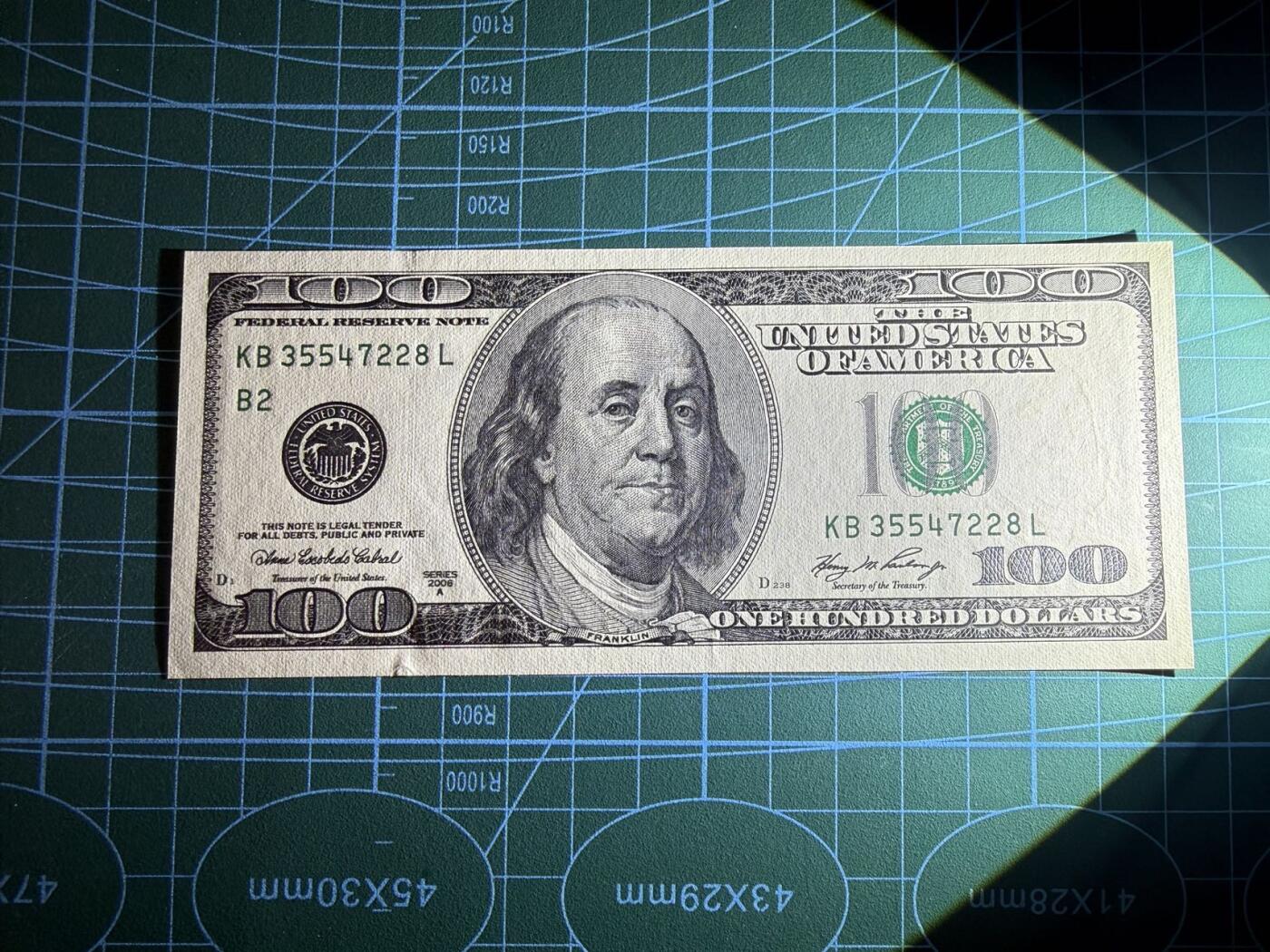 【炜奕收藏】，第五十二期 2006年美国100美元，UNC品相