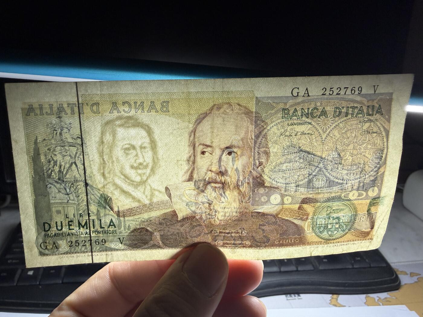 2025年集古藏今外币拍卖第十期-第10场—（总第290拍-纸币专场），本期拍完结算一次，发货时间2-3天，休息几天后继续新的一期拍卖。 1973年意大利2000里拉