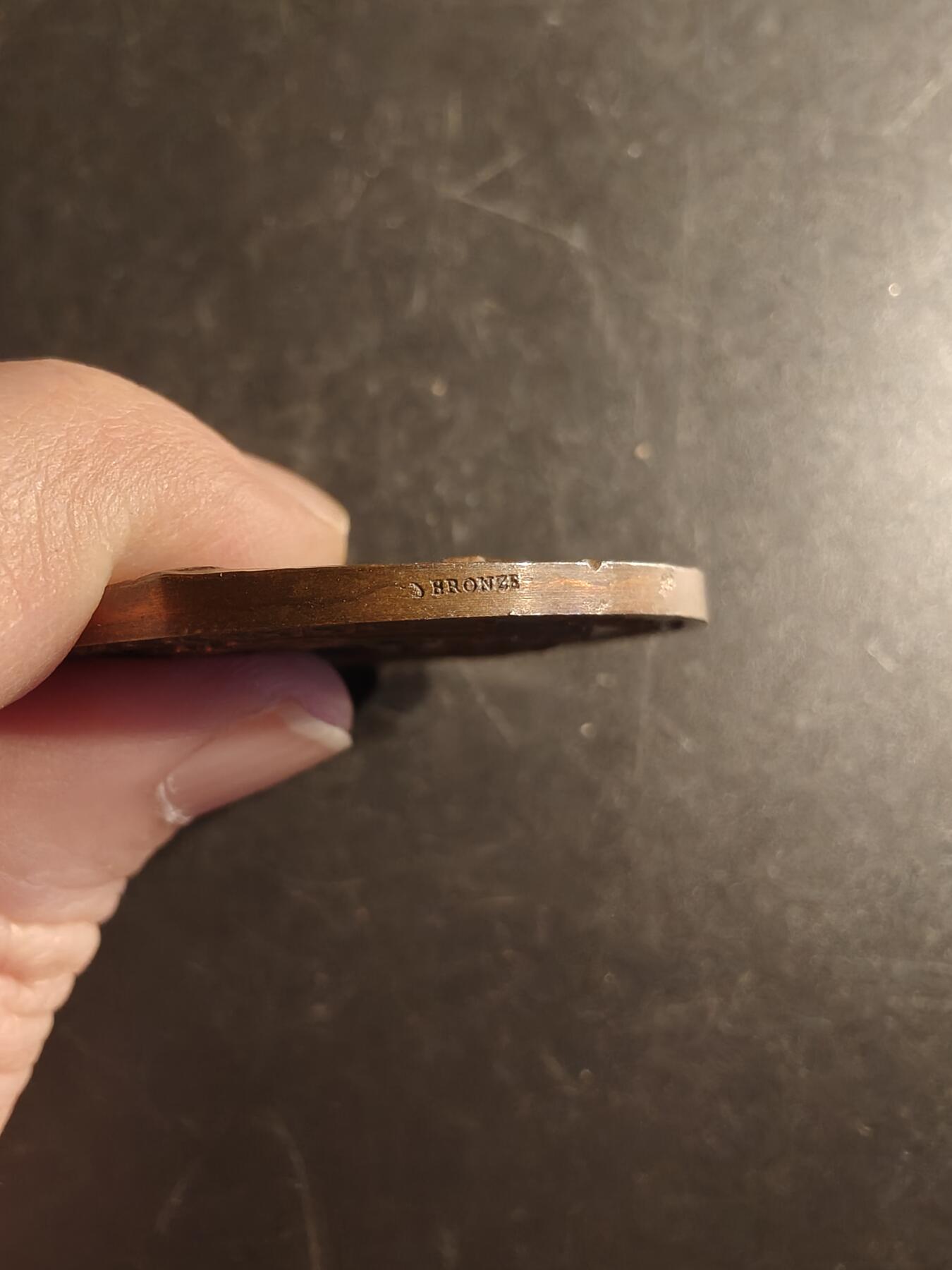 老王徽章第167期 法国默尔特-摩泽尔农业中央协会大铜章     直径41mm.    重量32.2g