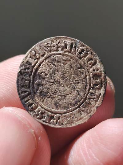 星盘世界钱币十二月六日古典币专场 - 中世纪 - 立陶宛大公国银币 1.2克，这个品种非常有意思，正面是一个挥舞着剑的骑士，背面是立陶宛的老鹰，国内一般见的是人像骑马小钱