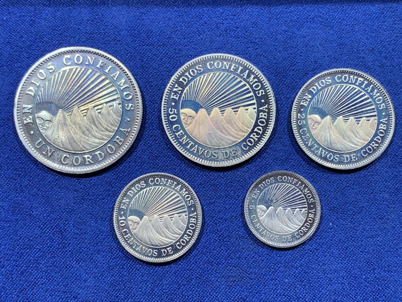 《竞宝斋》第444场 周日，周一，2场连拍 （全场包邮） 五枚一组 尼加拉瓜1972年精制镍币 带盒