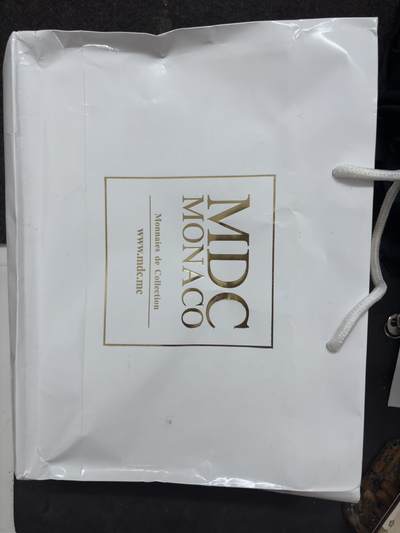 文馨钱币收藏第 283 场，【大雪鉴珍，寒英缀金】金银纪念币精品场，诚邀您的参与【长期接代拍品】 - MDC精品拍卖目录 2025年新版 从古希腊到近现代 从币到章 不少精品难得一见 值得收入 全彩印大开本 重达 4-8 公斤以上，此书中拍不包邮，邮费自理，可指定快递（中通，极兔，顺丰）