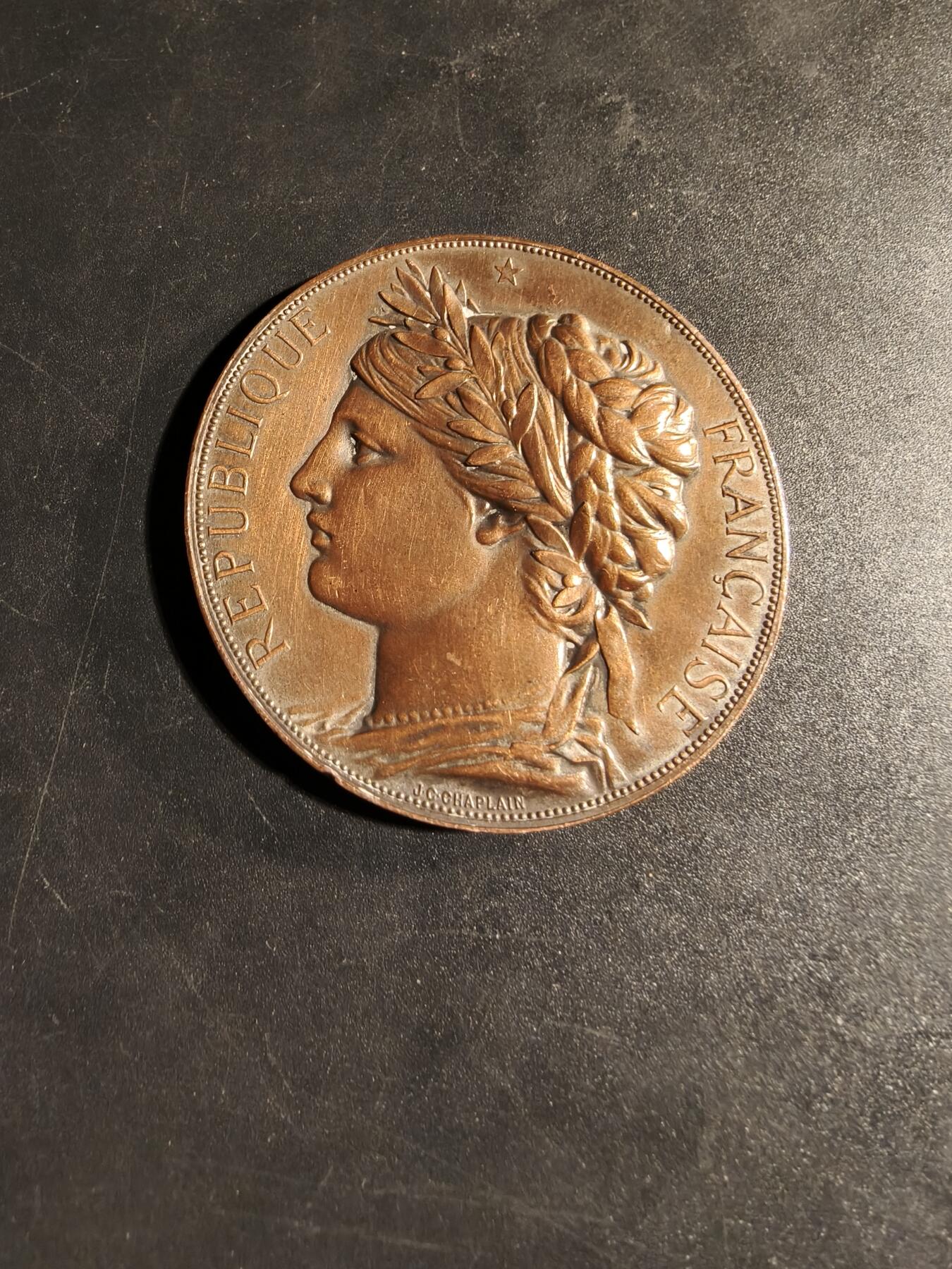 老王徽章第167期 法国玛丽安娜铜章     直径50mm.    重量39.4g