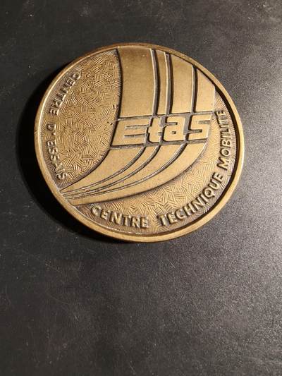 老王徽章第167期 - 法国昂热陆地武器局动态测试中心大铜章      直径64mm.   重量146.8g