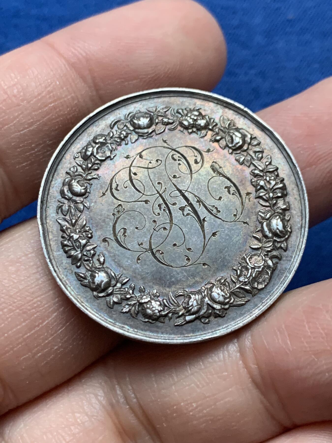 《竞宝斋》第444场 周日，周一，2场连拍 （全场包邮） 法国1896年婚姻银章 33.3mm 16.35g 丰饶角 边铭周圈刻字 背面花体字漂亮 包浆也漂亮