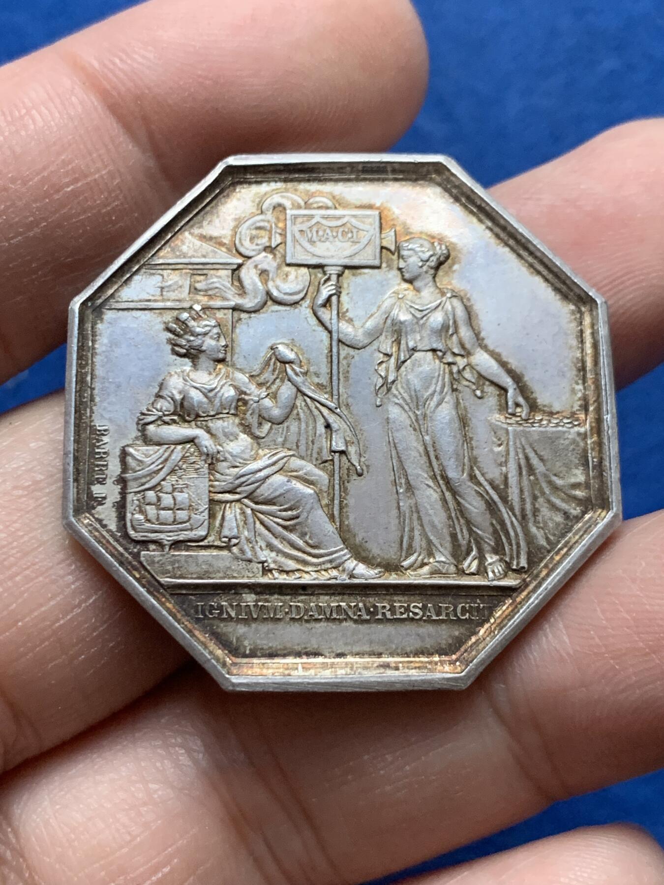 《竞宝斋》第444场 周日，周一，2场连拍 （全场包邮） 法国1817年波尔多八角银质代币 丰饶角 36mm 23.6g