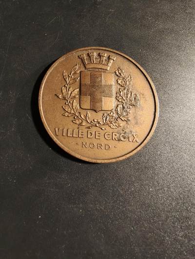 老王徽章第167期 - 法国北部省克鲁瓦市大铜章      直径50mm.    重量60g