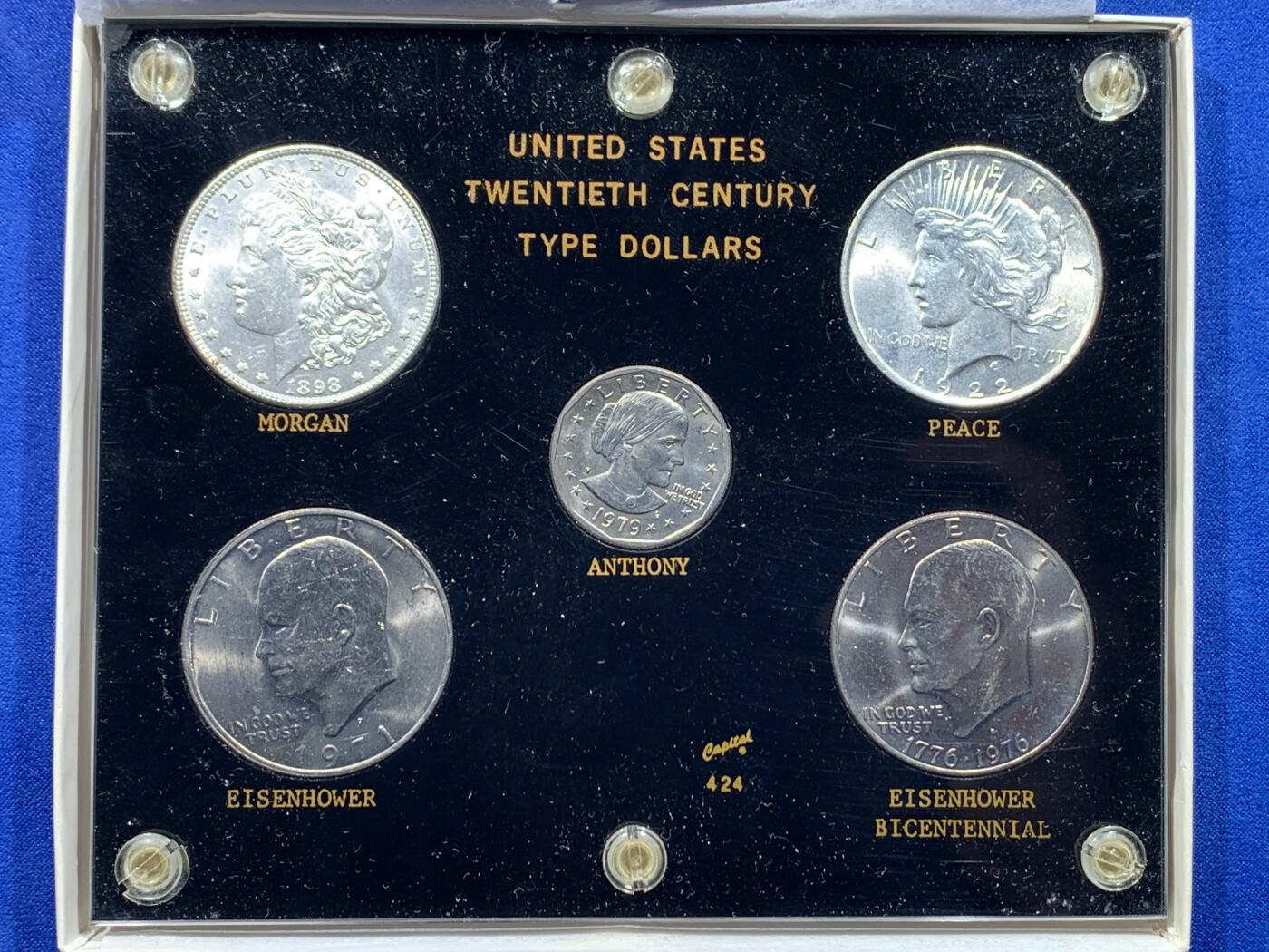 《竞宝斋》第444场 周日，周一，2场连拍 （全场包邮） 美国1美元套装，含1898年摩根，1922年和平鹰银币及3枚1美元镍币，细节见图。