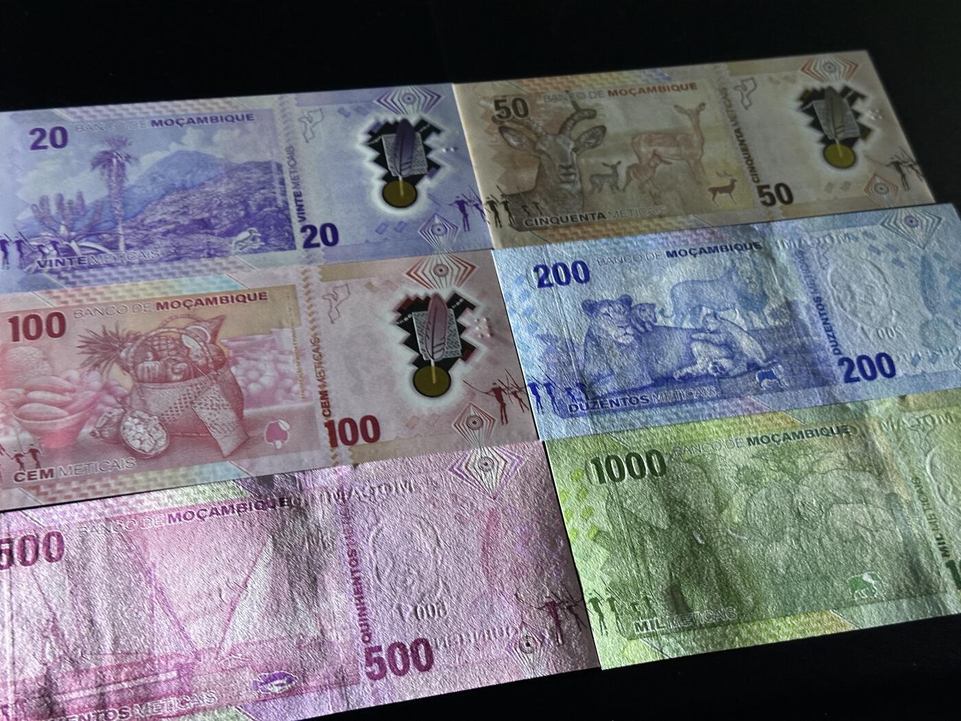 《外钞收藏家》第五百九十期（欧洲强钞、港币、硬通货及丰富裸币大拍场）（本平台长期征集拍品、欢迎藏友们联系合作） 莫桑比克20-1000面额 六张一起 全新UNC 尾6