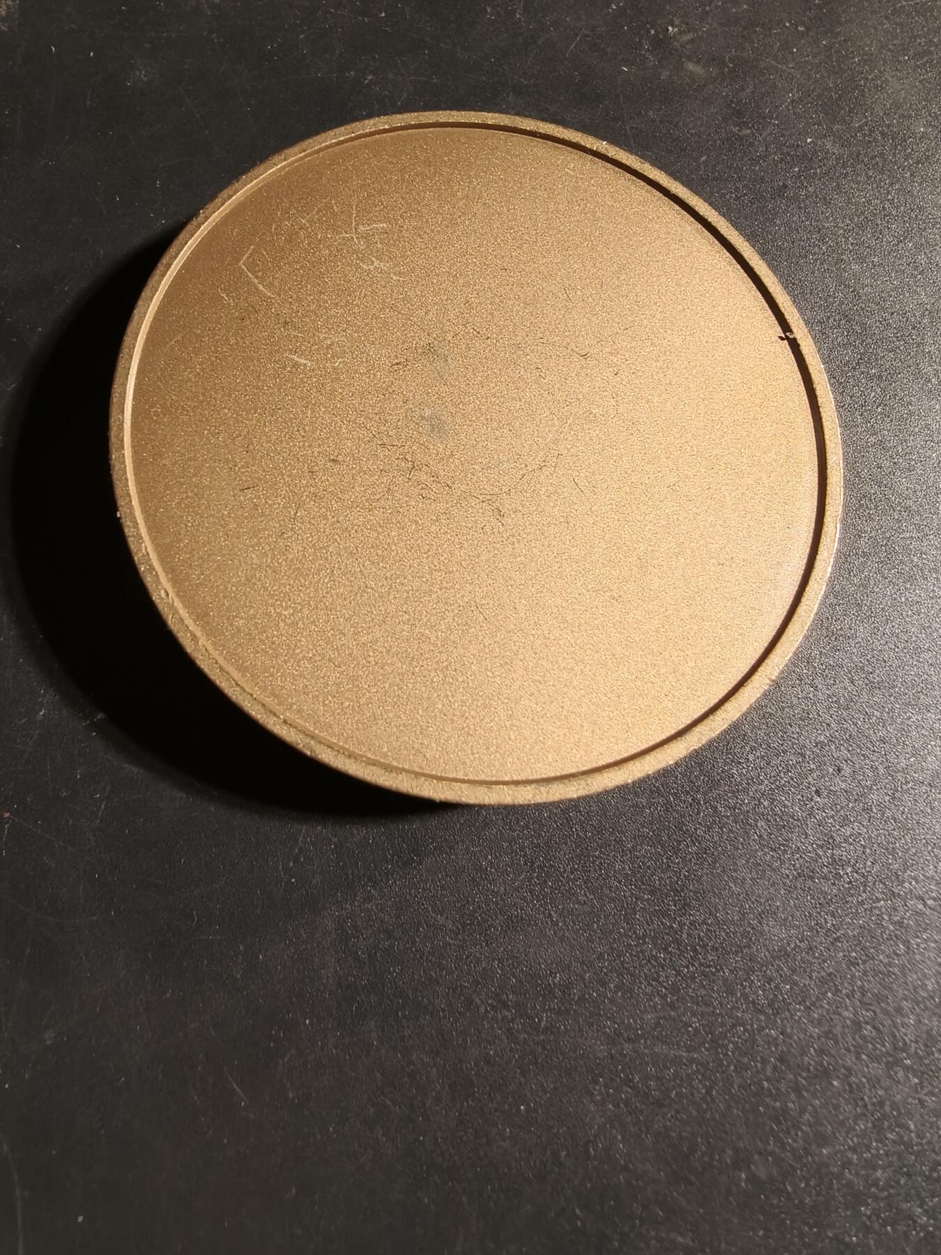 老王徽章第167期 法国2000年月历大铜章     直径72mm.    重量345.3g