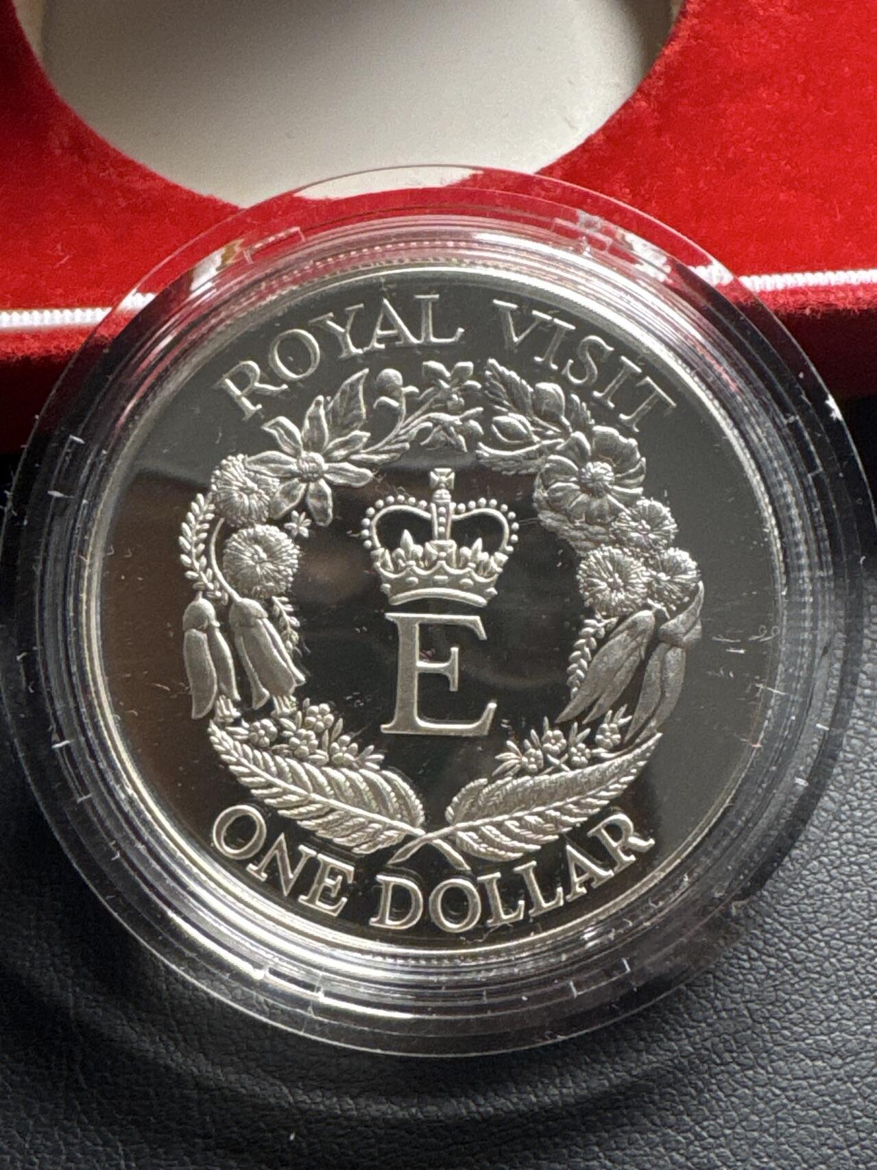 ❤️【币观天下】❤️ 第333期钱币拍卖- 2025.12.5周五晚上6点半场-长期征集拍品 新西兰1986年伊丽莎白女王登基1盎司精制纪念银币盒证齐全