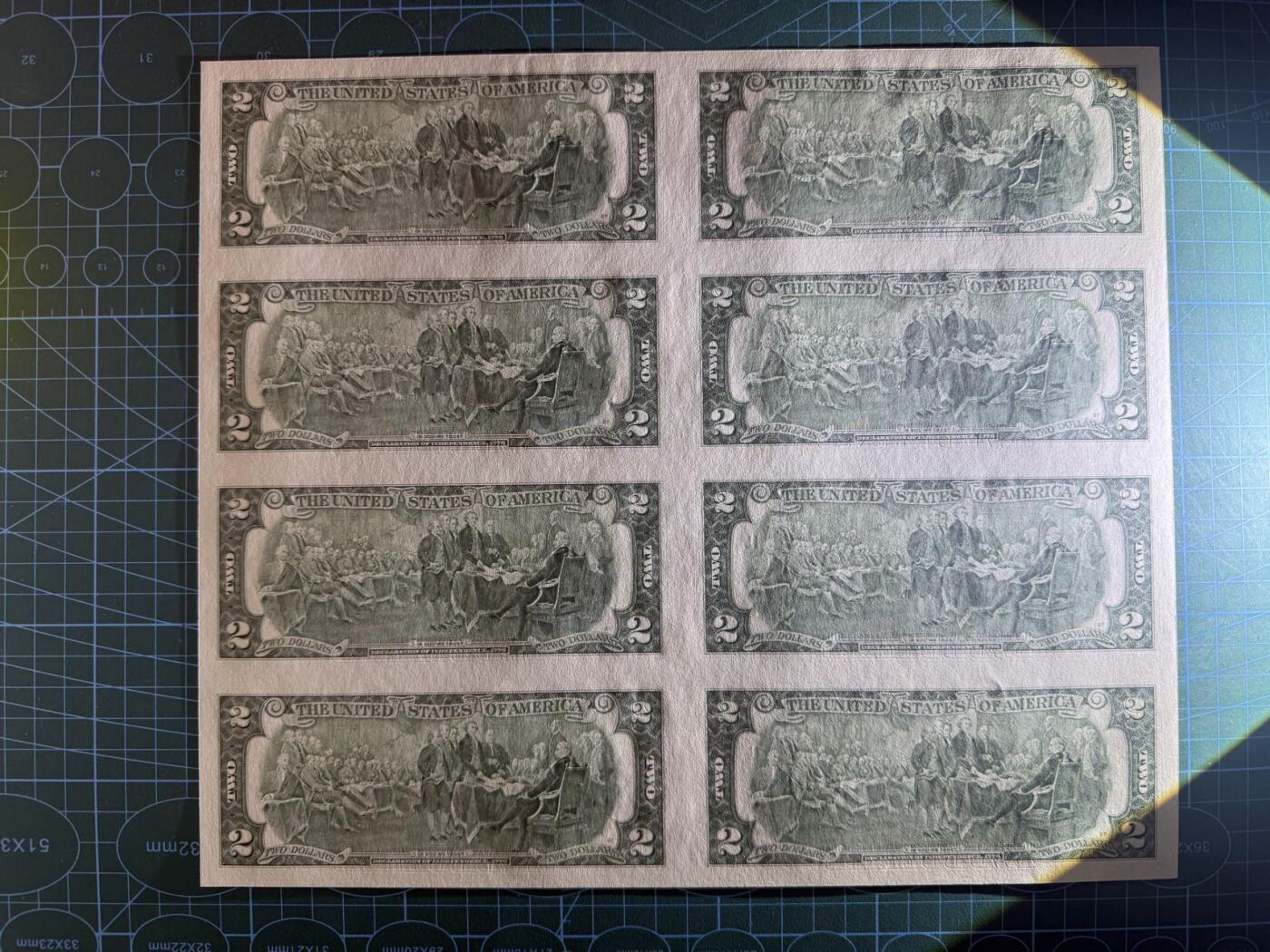 【炜奕收藏】，第五十二期 2003年美国2美元8连体，UNC品相