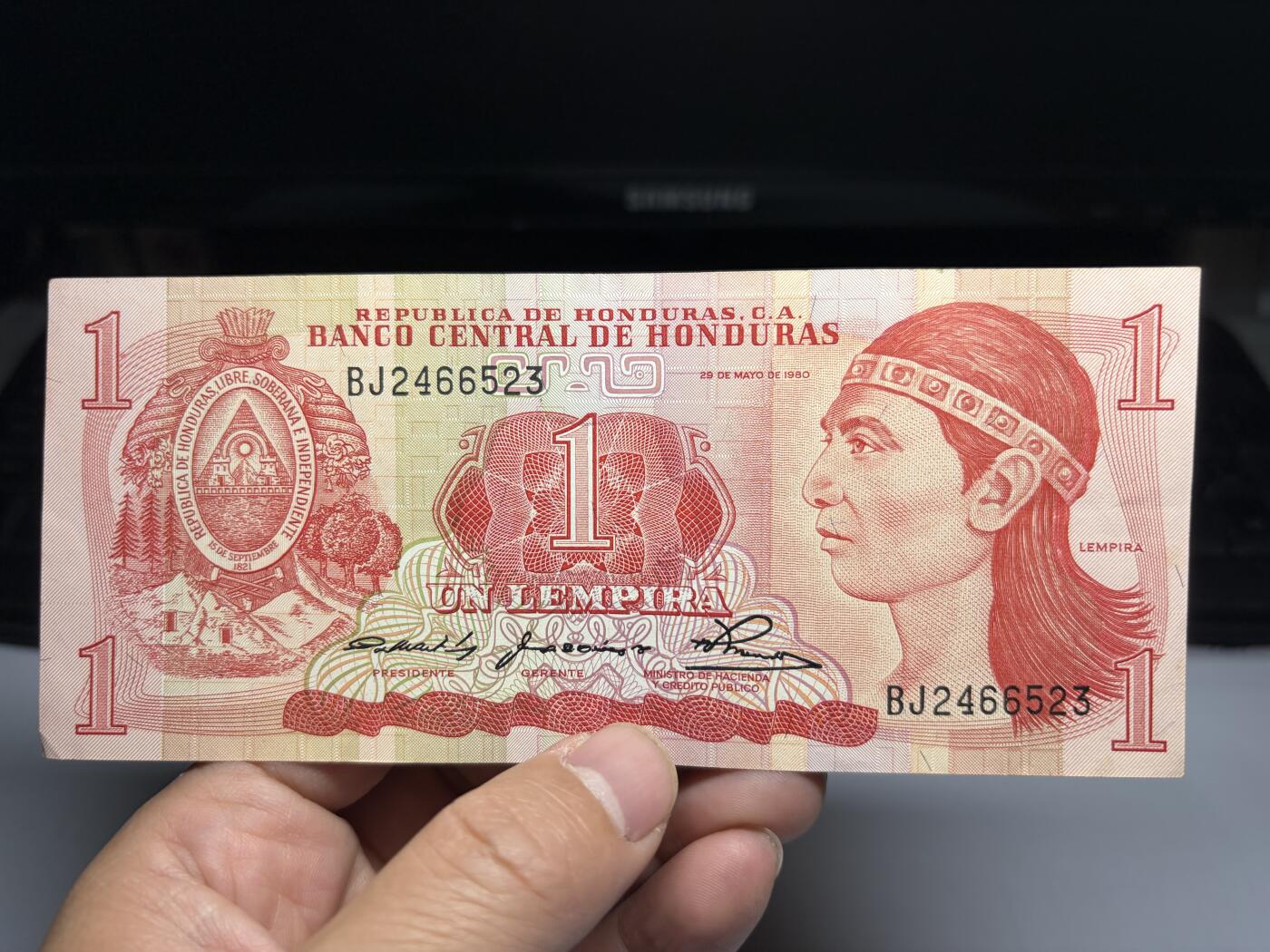 2025年集古藏今外币拍卖第十期-第10场—（总第290拍-纸币专场），本期拍完结算一次，发货时间2-3天，休息几天后继续新的一期拍卖。 1980年洪都拉斯1伦皮拉