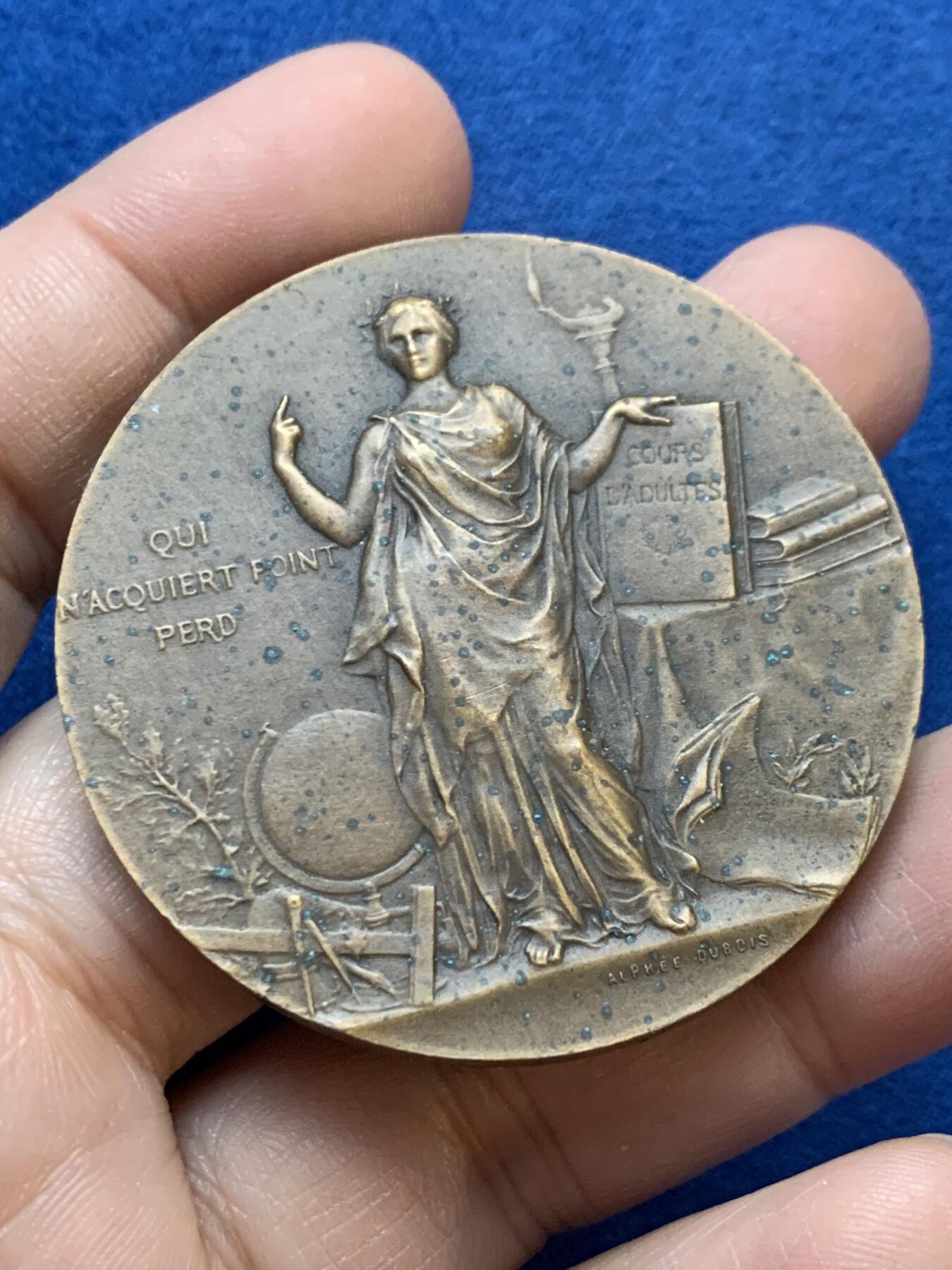 《竞宝斋》第444场 周日，周一，2场连拍 （全场包邮） 法国公共教育纪念章 67.1克 49.7mm 丰饶角铜标