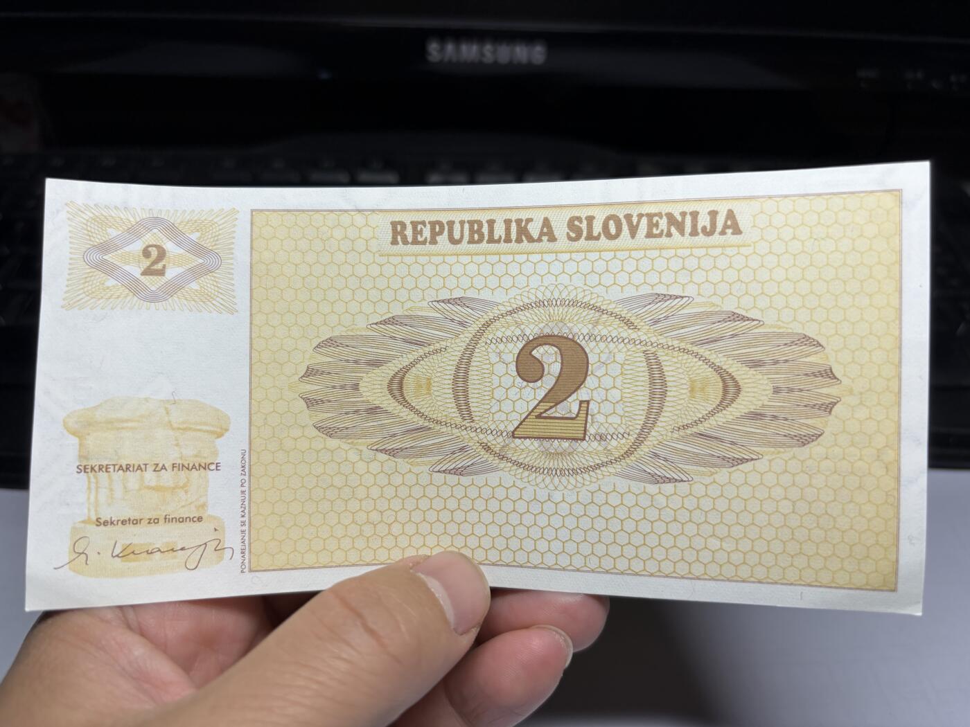 2025年集古藏今外币拍卖第十期-第10场—（总第290拍-纸币专场），本期拍完结算一次，发货时间2-3天，休息几天后继续新的一期拍卖。 1990年斯洛文尼亚2托拉尔