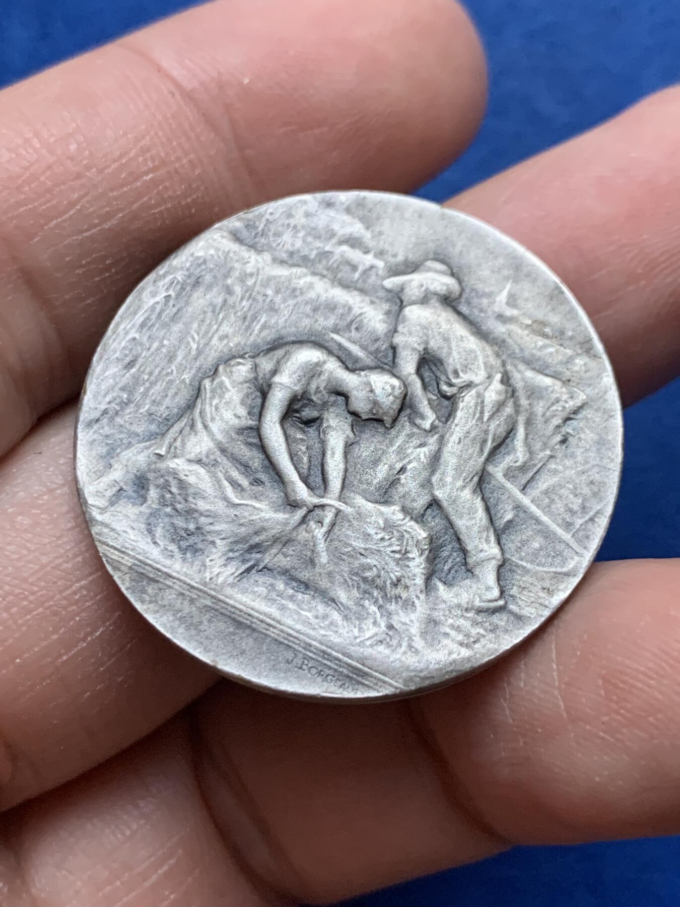 《竞宝斋》第444场 周日，周一，2场连拍 （全场包邮） 法国布拉伊农业博览会镀银纪念章 15.25克 31.9mm 带盒