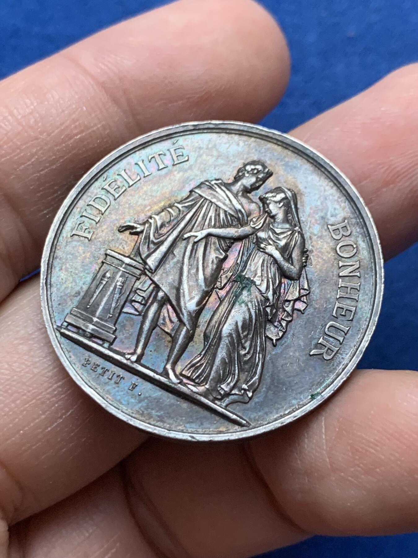 《竞宝斋》第444场 周日，周一，2场连拍 （全场包邮） 法国1896年婚姻银章 33.3mm 16.35g 丰饶角 边铭周圈刻字 背面花体字漂亮 包浆也漂亮