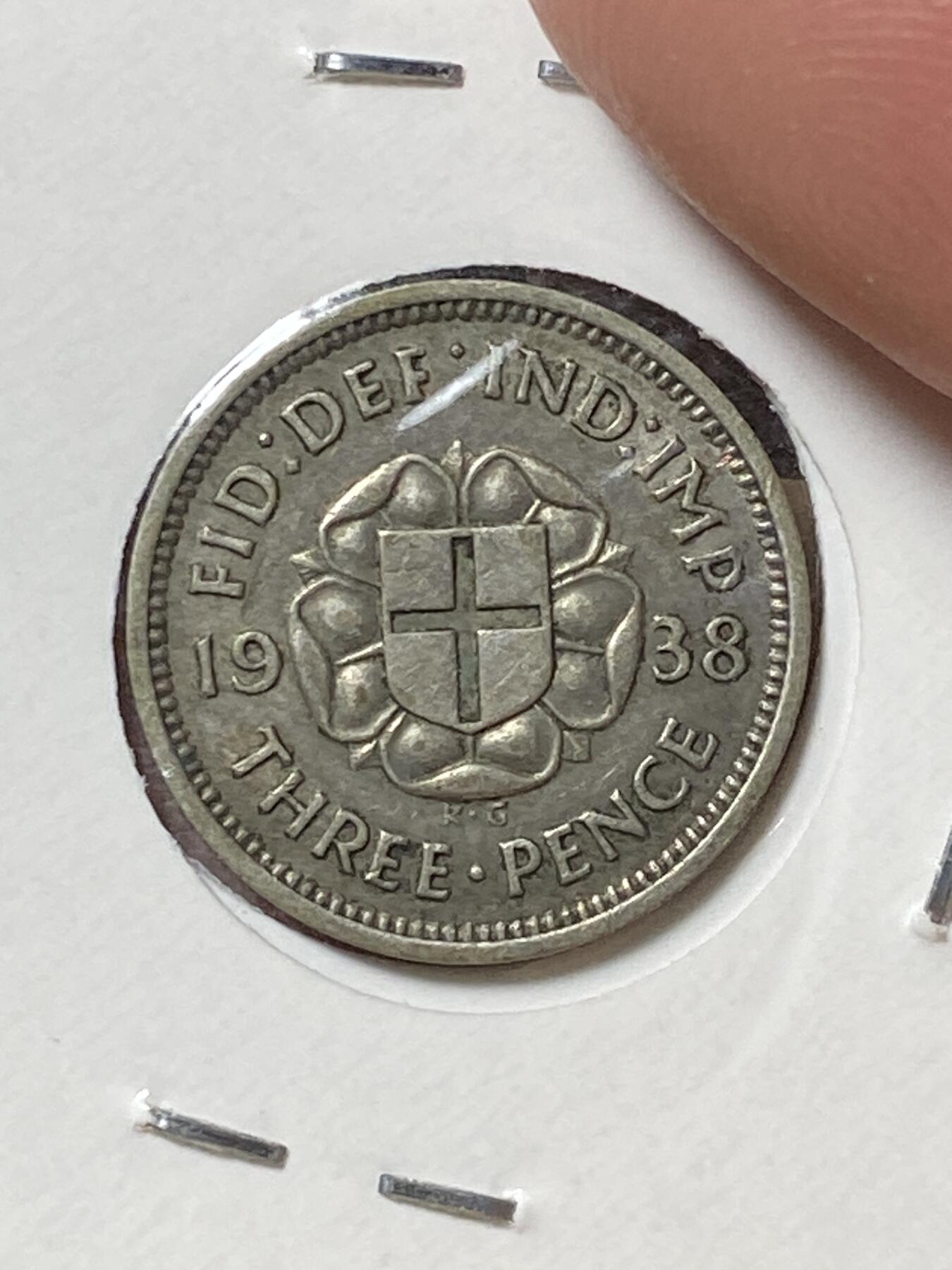 2025年第一百三十三场(总第一百五十九场）外国好品纸夹散币场(免佣金) 英国🇬🇧1938年3便士银币(乔治六世第一版，500银)