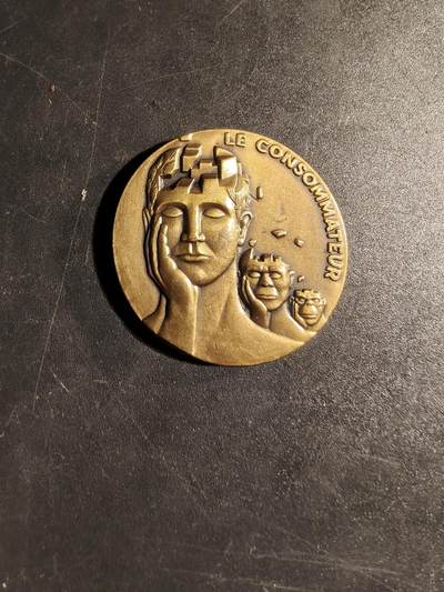 老王徽章第167期 - 法国1985年里昂公证人大会纪念章     直径33mm.    重量15.4g