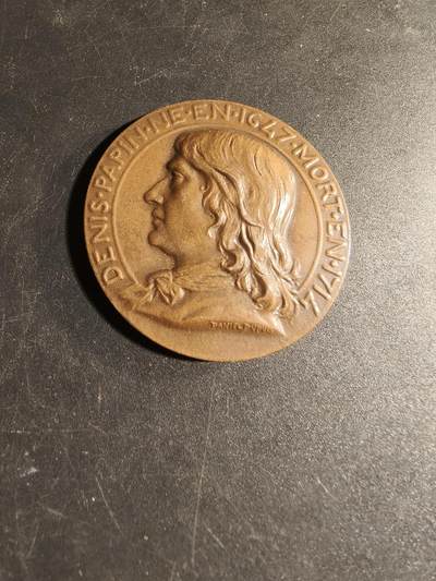 老王徽章第167期 - 法国机械与金属加工工业联合会大铜章     直径44mm.    重量45.1g