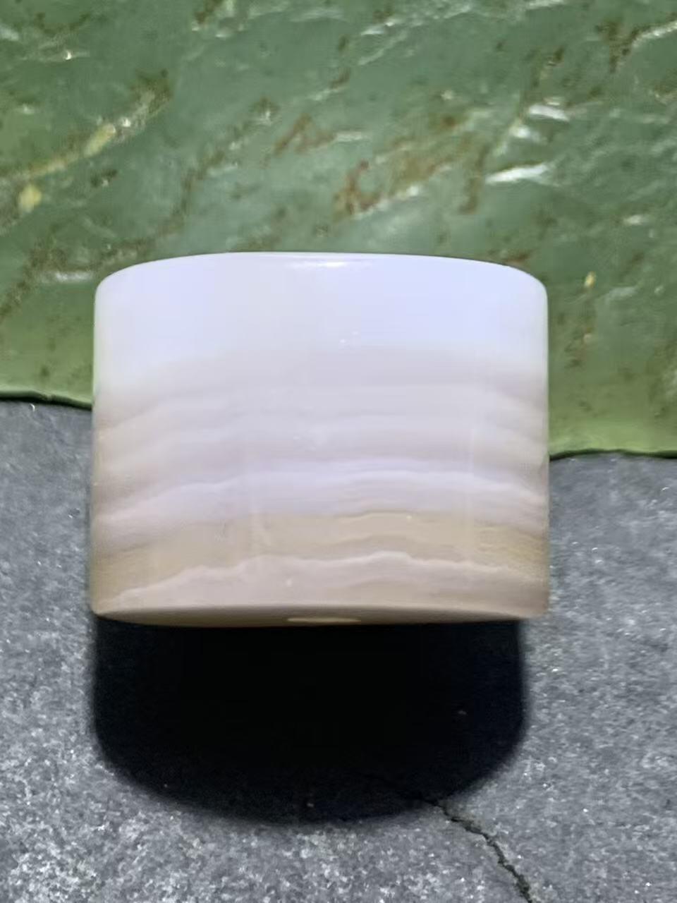 冰飘冻料战国红玛瑙通货墩子一个，