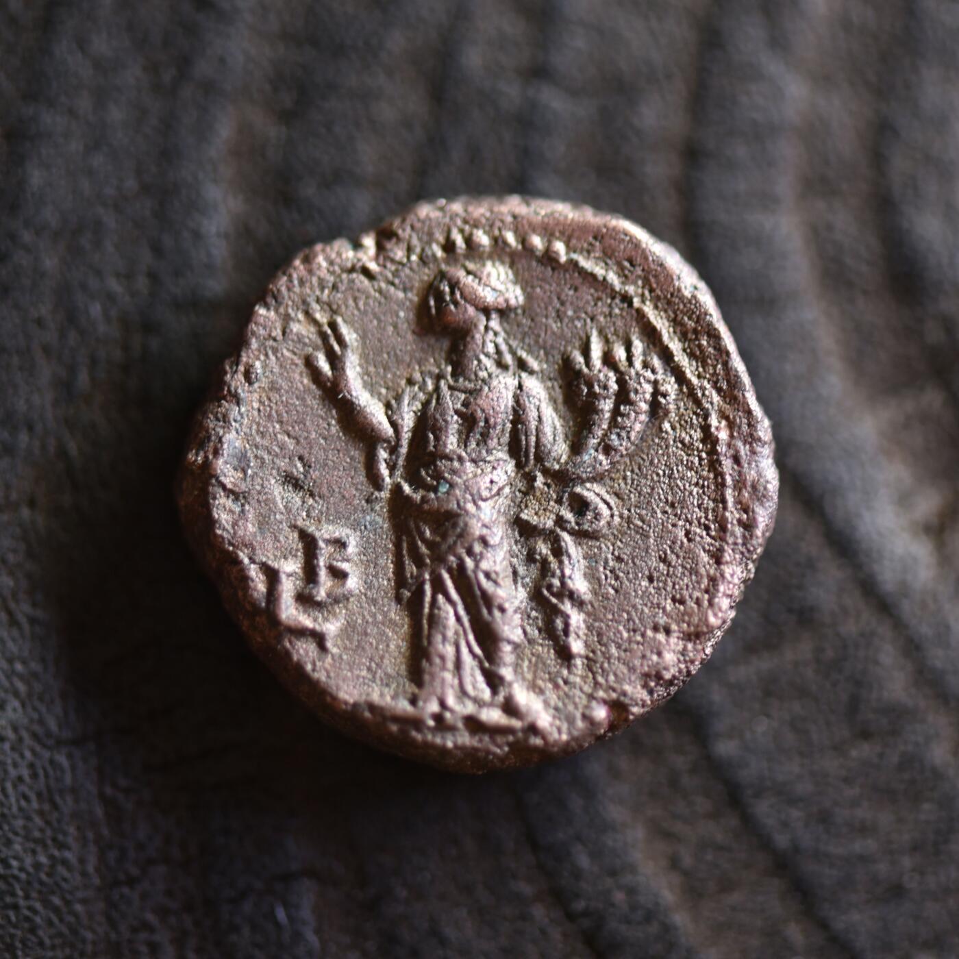 【良泉】【2025年最后一场】12月18日晚19.30点开拍！188组【直播场】西方古代钱币、丝路杂项、印章！ 【藏家出品C】克劳狄二世埃及四德，10.6g 少见的克劳狄二世埃及四德拉克马，铸造于罗马分裂时期的269年，同年帕尔米拉占领埃及。到272年奥勒良才收复