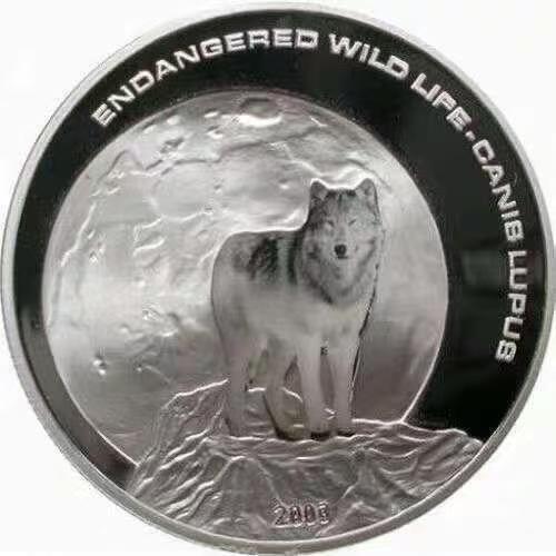 ❤️【币观天下】❤️ 第333期钱币拍卖- 2025.12.5周五晚上6点半场-长期征集拍品 蒙古2003年草原灰狼特效影像银币 面值500图，925银25克，直径38毫米，发行量10000枚，带证书。