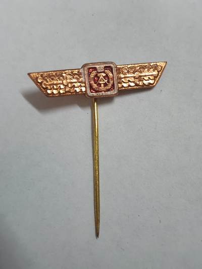 韵星假日拍卖第三十一期 -- Rimey Holidays Auction 31 - 民主德国通用三级技能章插针