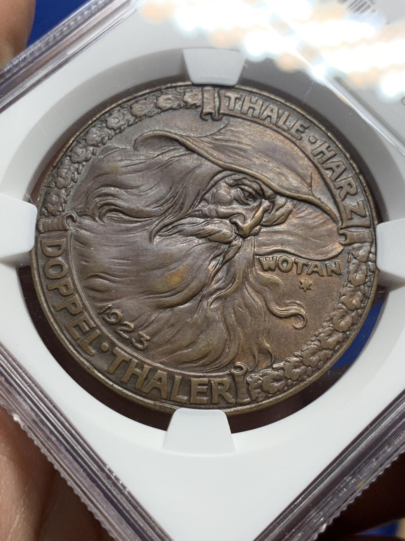 《竞宝斋》第444场 周日，周一，2场连拍 （全场包邮） NGC MS62BN 德国紧急状态时期塔勒哈茨1923山涧6马克(带星版)，很舒服的包浆。